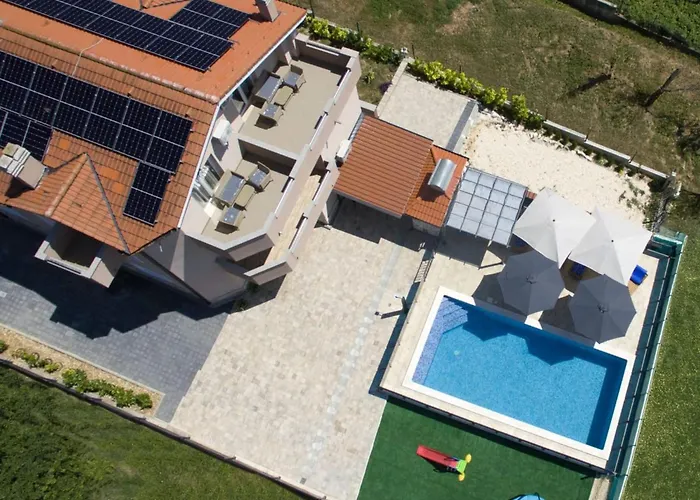 Marana - Five Bedroom Vakantiehuis *