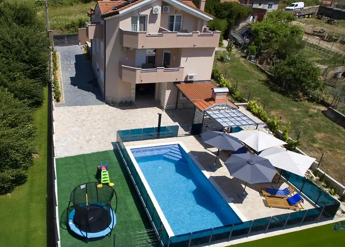 Marana - Five Bedroom Vakantiehuis