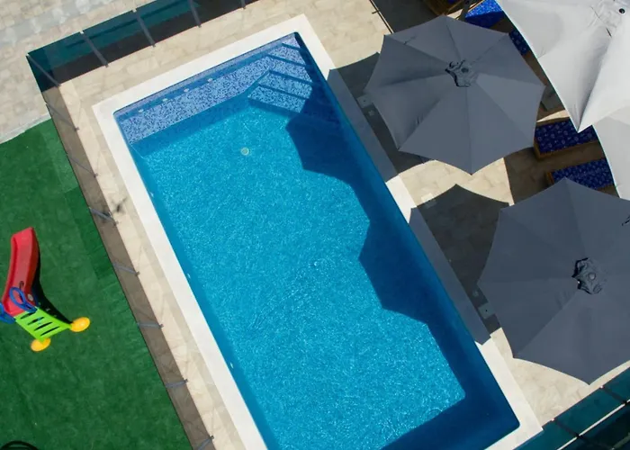 Vakantiehuis Marana - Five Bedroom Cavoglave